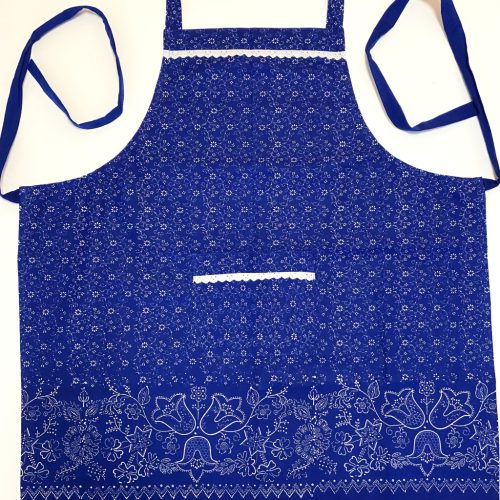 Kékfestő bordűrös kötény nagyágas mintával, csipkével