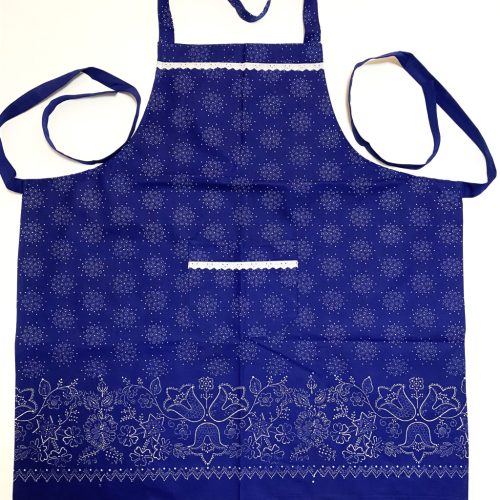 Kékfestő bordűrös kötény hólabdás mintával, csipkével