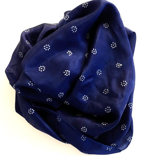 Kékfestő selyemkendő csillagvirágos mintával